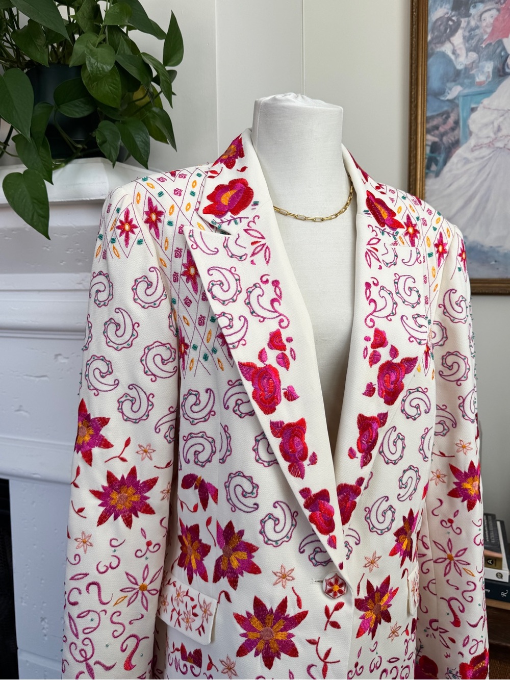 Vintage Embroidered Floral White Women's Blazer Jacket